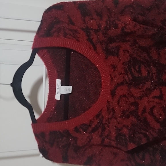 Red and black rose sweater WHBM - Picture 6 of 7